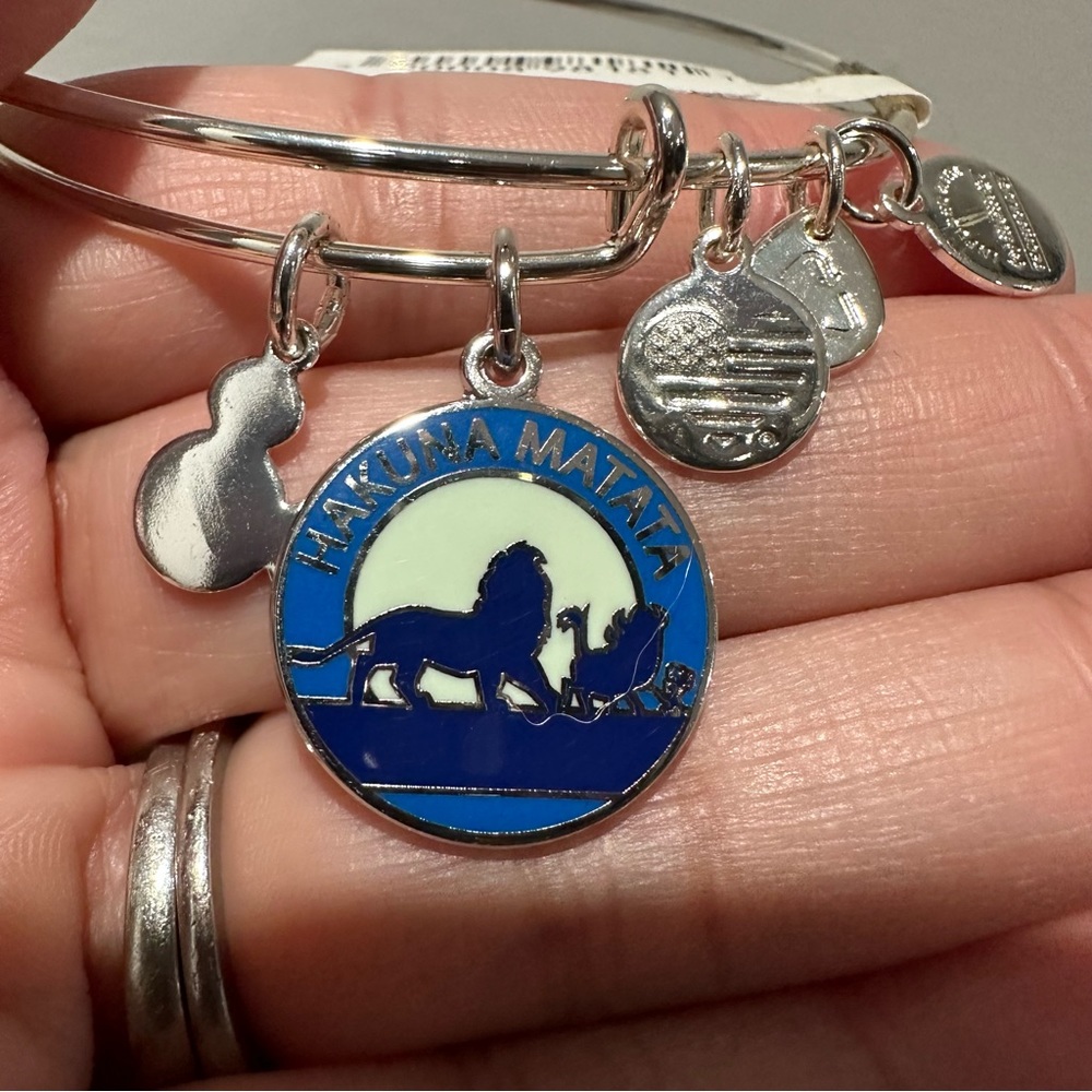 NEW Disney Parks Alex & Ani Lion King Hakuna Matata Silver Charm Bangle Bracelet